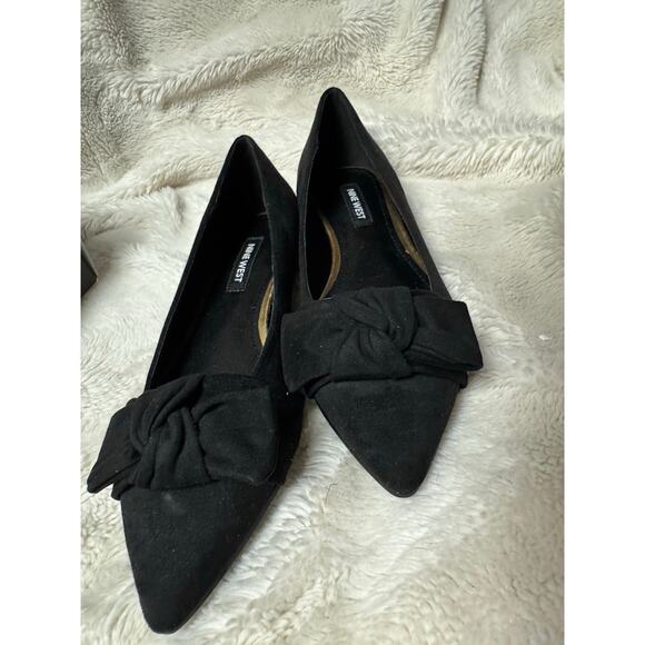 NEW Nine West Black Suede Flats with Bow Detail Size 5M - Picture 1 of 5